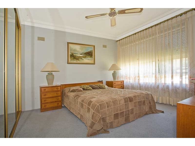 28 Jindabyne Crescent, Peakhurst Heights NSW 2210