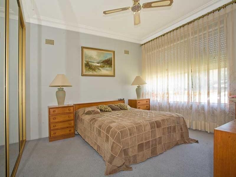 28 Jindabyne Crescent, Peakhurst Heights NSW 2210