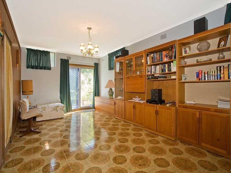 28 Jindabyne Crescent, Peakhurst Heights NSW 2210