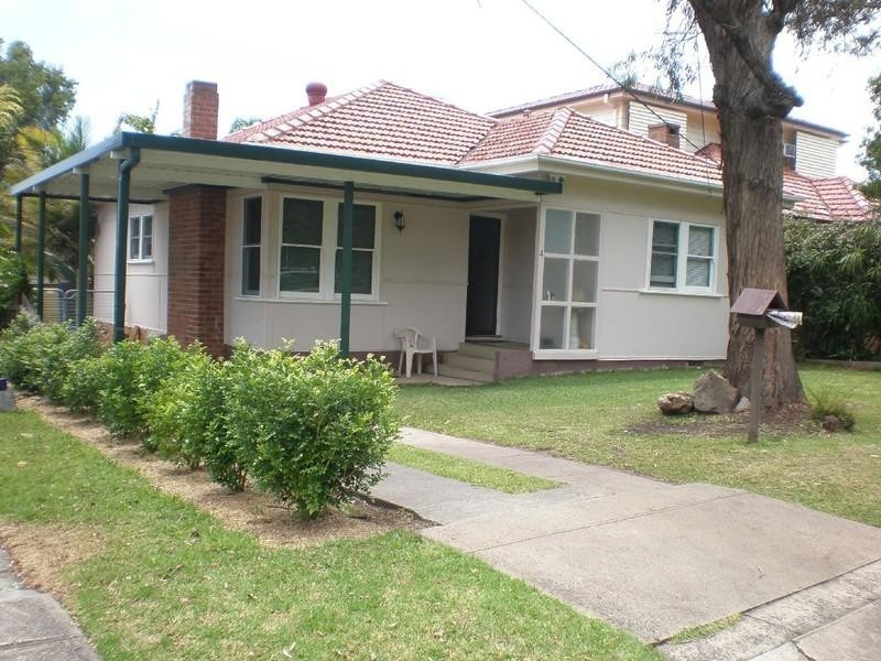 4 Mona Road, Riverwood NSW 2210