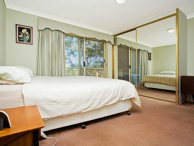 4/2A Charlotte Place, Illawong NSW 2234