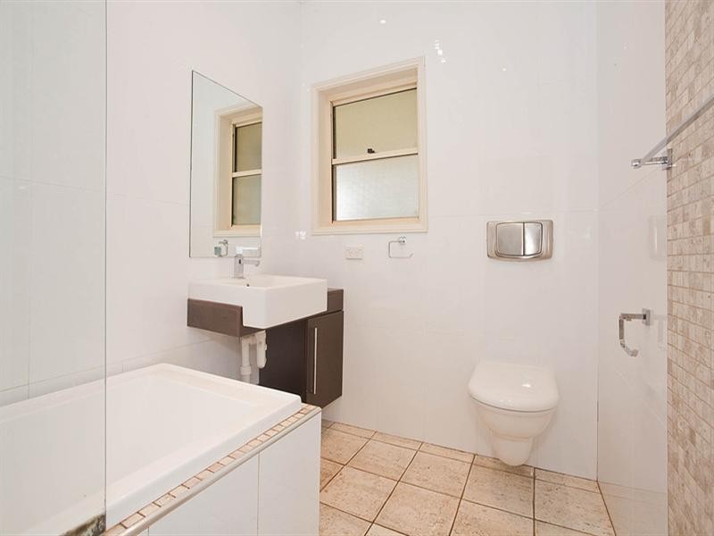 7 Manins Avenue, Kingsgrove NSW 2208