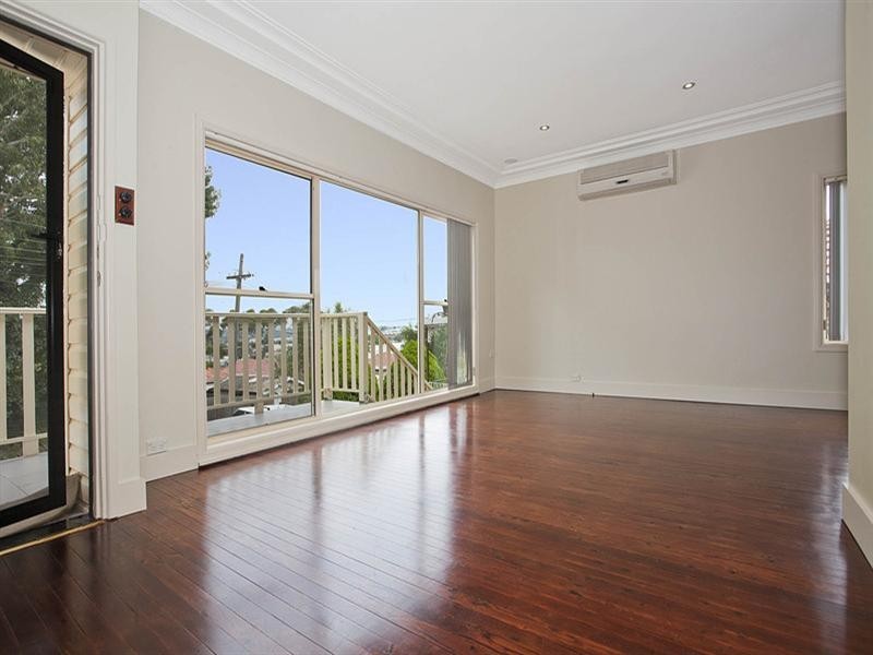 7 Manins Avenue, Kingsgrove NSW 2208