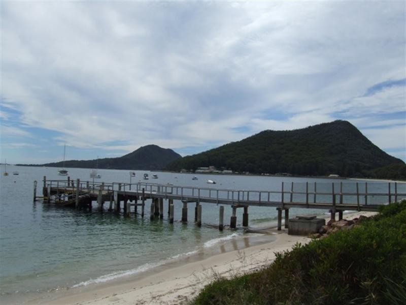 2 Lionel Avenue, Shoal Bay NSW 2315