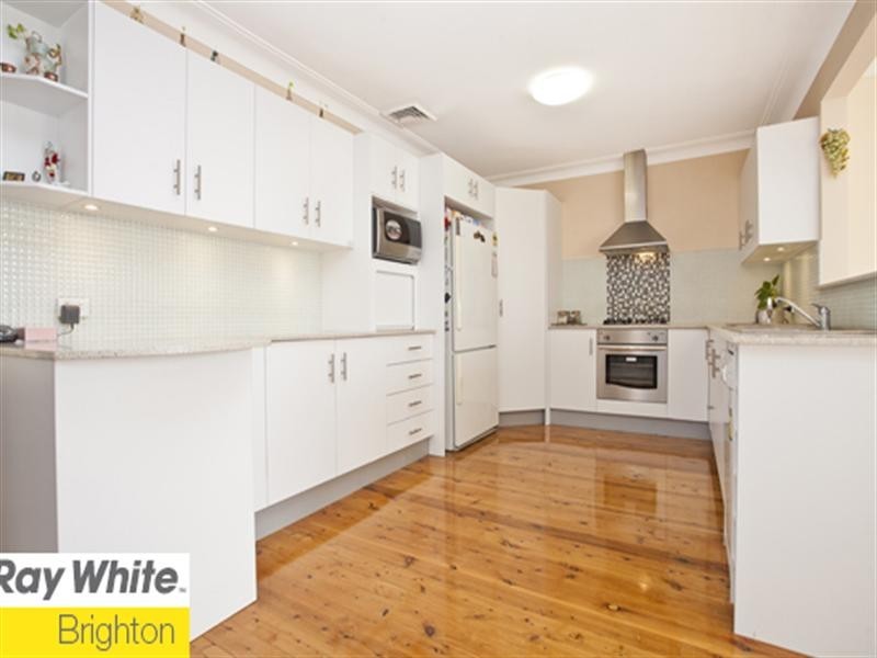 8 Tamarix Crescent, Banksia NSW 2216