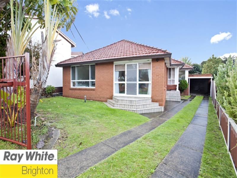 8 Tamarix Crescent, Banksia NSW 2216