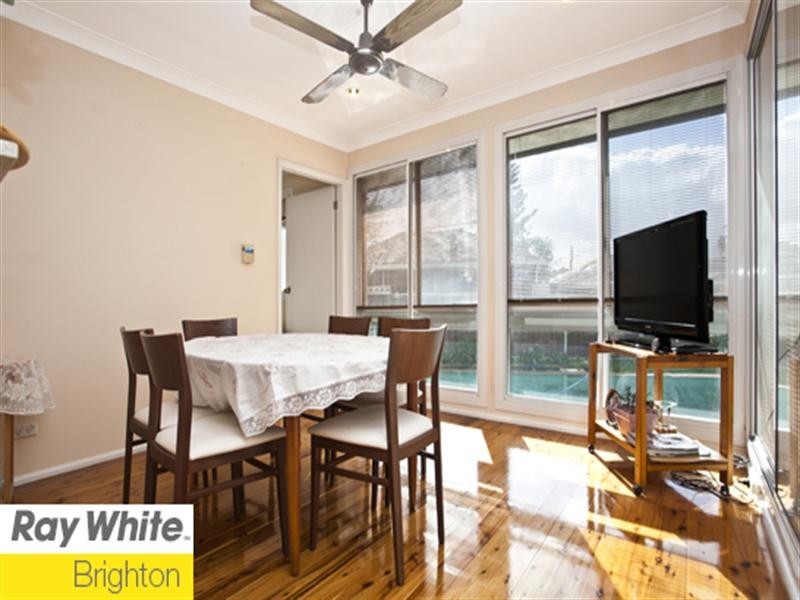 8 Tamarix Crescent, Banksia NSW 2216