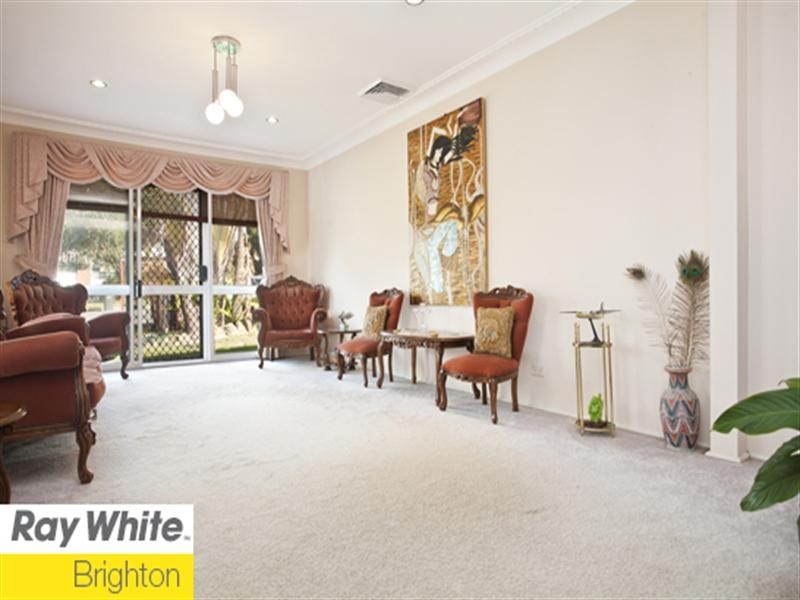8 Tamarix Crescent, Banksia NSW 2216