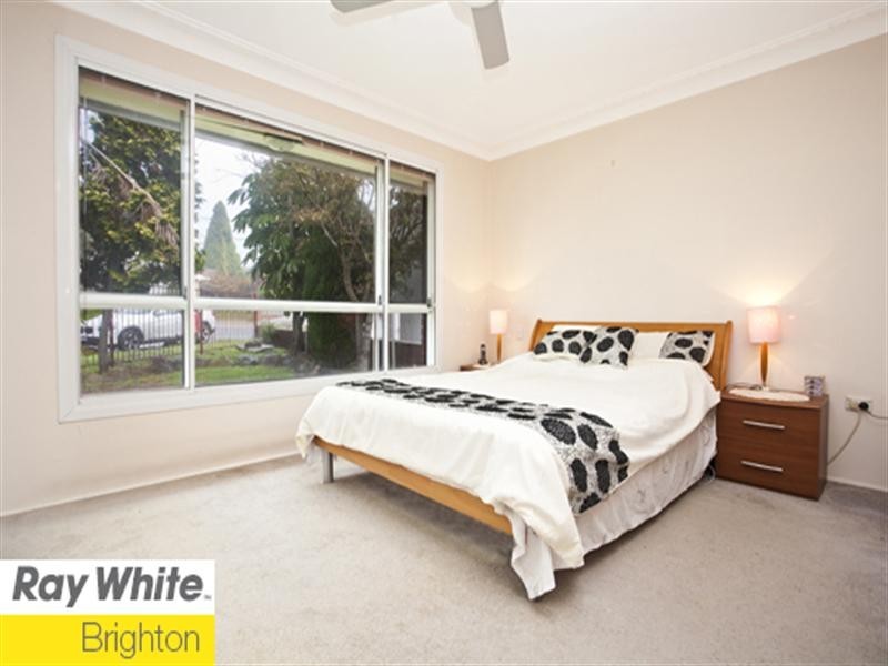 8 Tamarix Crescent, Banksia NSW 2216