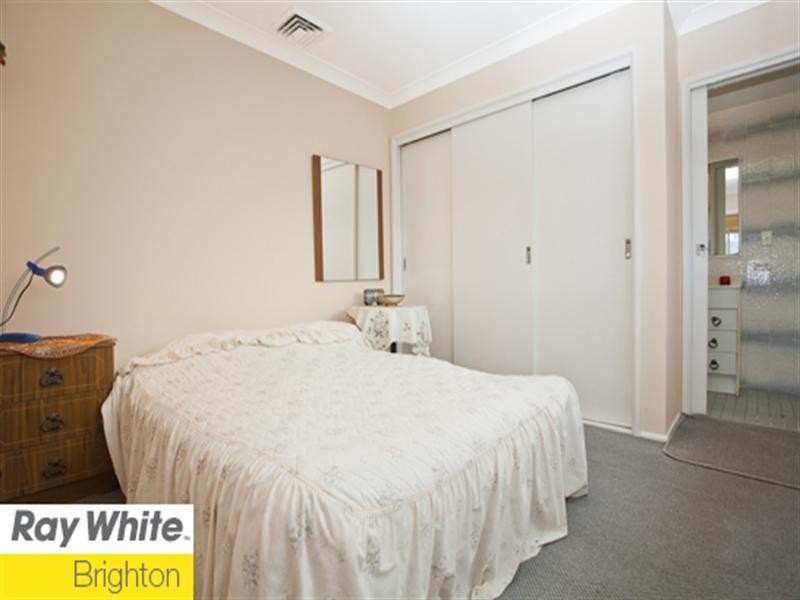 8 Tamarix Crescent, Banksia NSW 2216