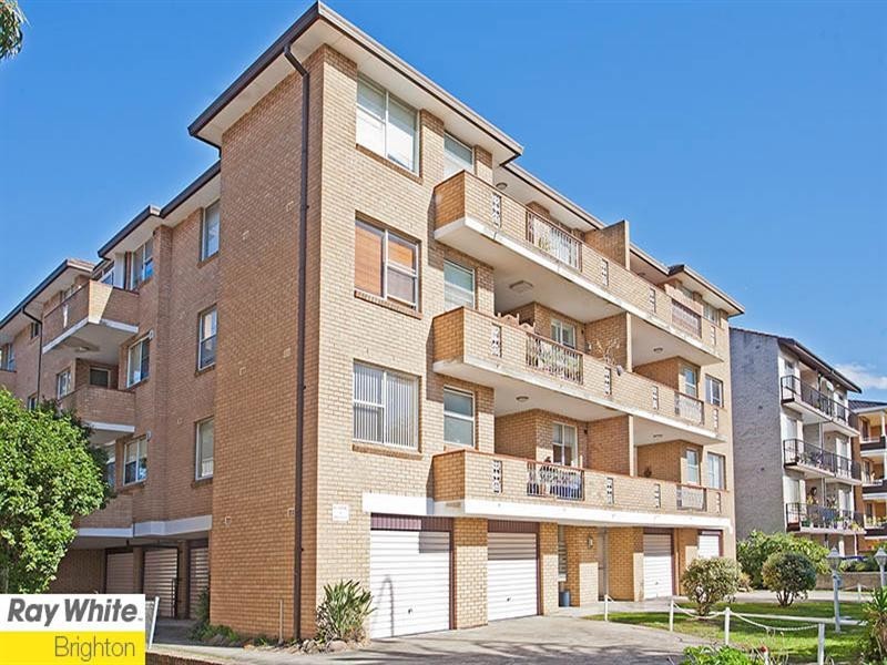 2/219-221 President Avenue, Monterey NSW 2217