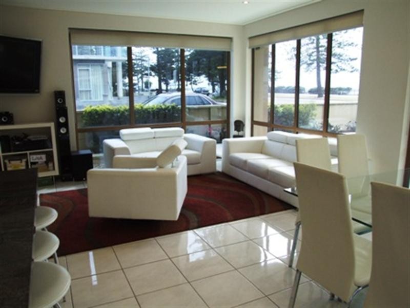 207 THE GRAND Parade, Monterey NSW 2217