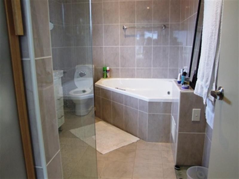 207 THE GRAND Parade, Monterey NSW 2217