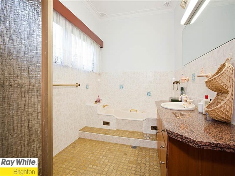 54 Elm Street, Lugarno NSW 2210