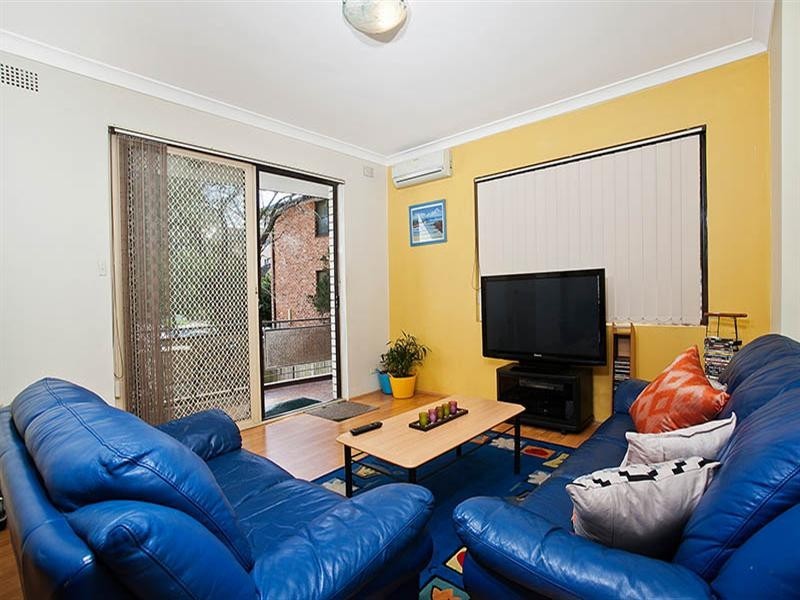 3/64-66 Hampton Court Road, Carlton NSW 2218