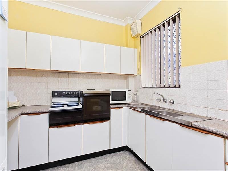 3/64-66 Hampton Court Road, Carlton NSW 2218