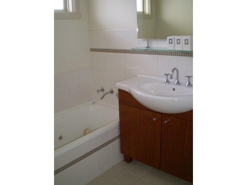 35 Kenilworth Avenue, Frankston VIC 3199