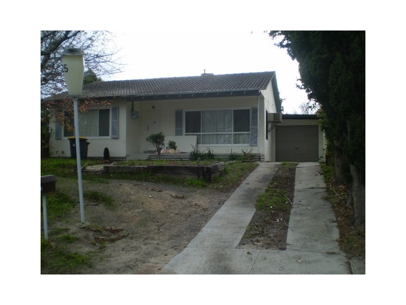 25 HICKORY Crescent, Frankston North VIC 3200