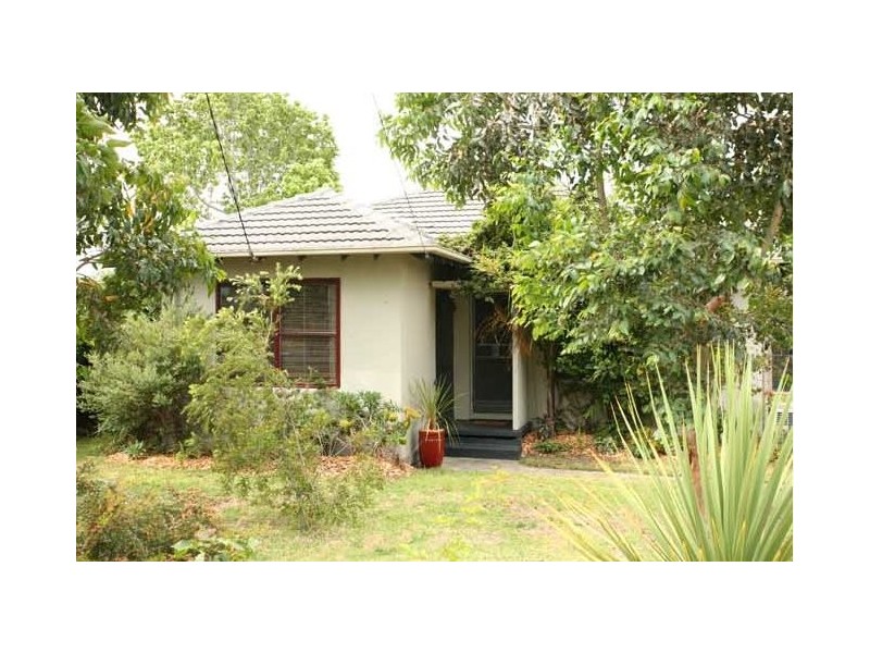 22 FOREST Drive, Frankston North VIC 3200