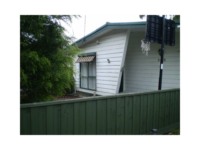 4 Neville Street, Seaford VIC 3198