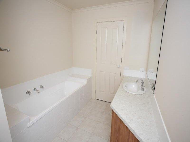 4 Sun Court, Mount Martha VIC 3934