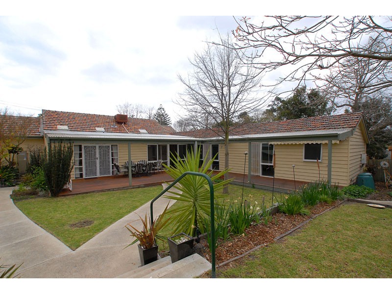 1 Hillside Grove, Frankston South VIC 3199