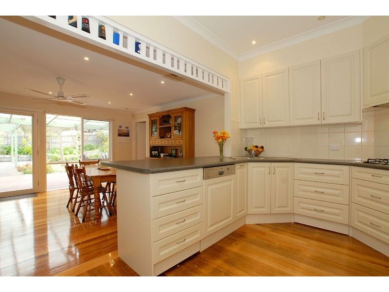 1 Hillside Grove, Frankston South VIC 3199