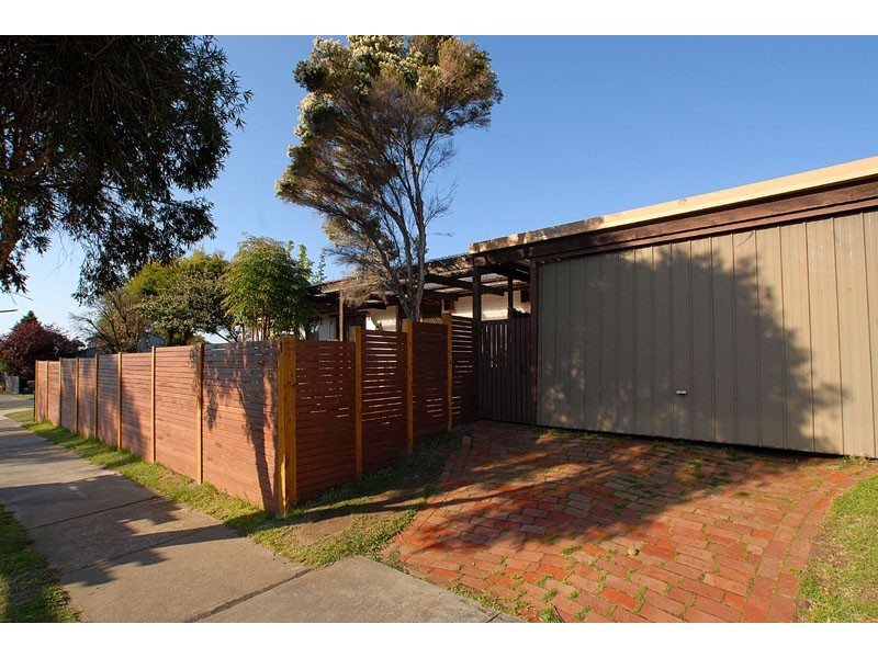 1 Warrock Court, Frankston South VIC 3199