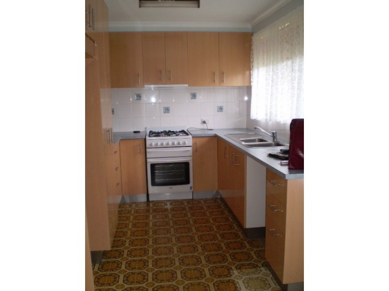 2 TAKETA Crescent, Frankston VIC 3199