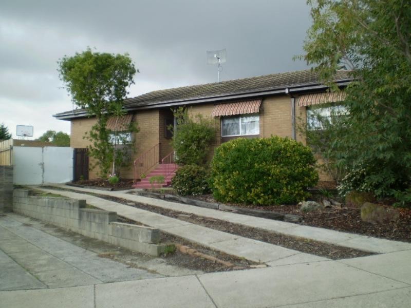 126 Rosemary Crescent, Frankston North VIC 3200