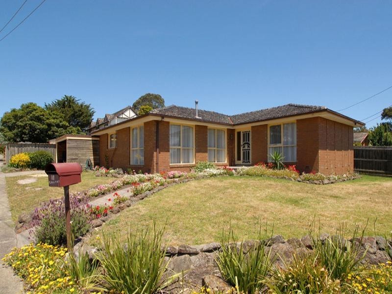 11 Blaxland Avenue, Frankston South VIC 3199