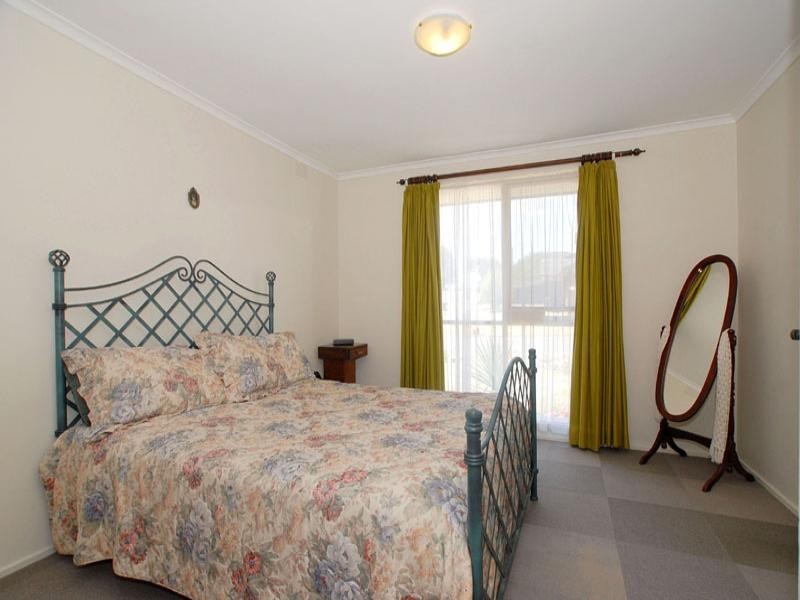 11 Blaxland Avenue, Frankston South VIC 3199