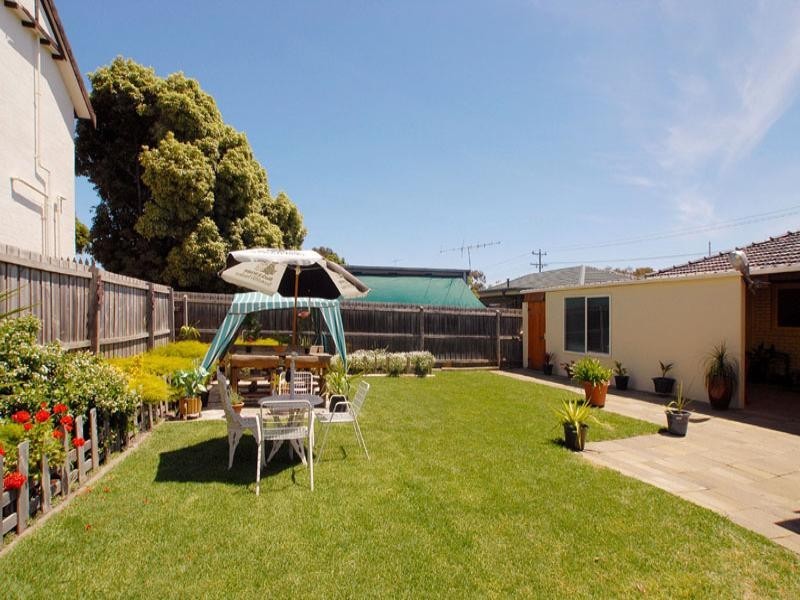 11 Blaxland Avenue, Frankston South VIC 3199