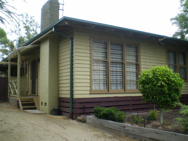 4 OXFORD Street, Frankston South VIC 3199