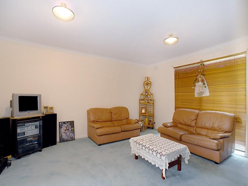 2/11 Deane Street, Frankston VIC 3199