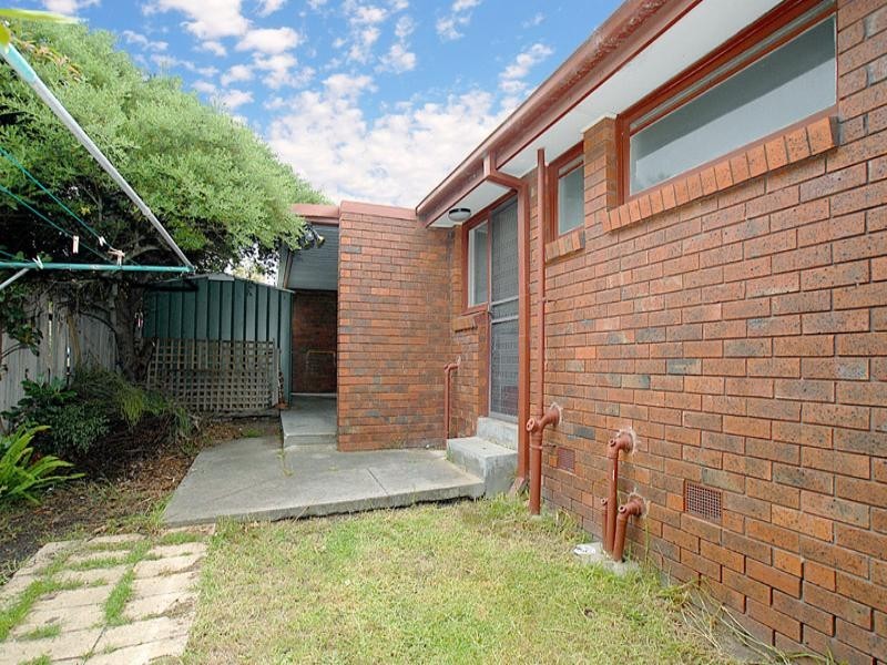 2/11 Deane Street, Frankston VIC 3199