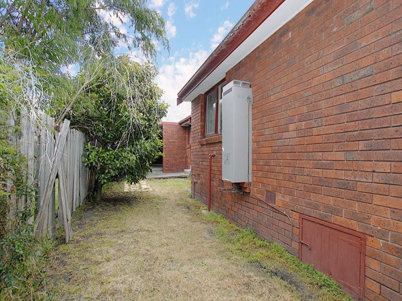 2/11 Deane Street, Frankston VIC 3199