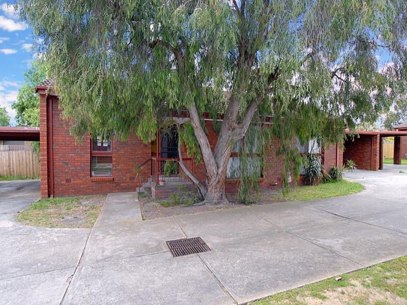 2/11 Deane Street, Frankston VIC 3199
