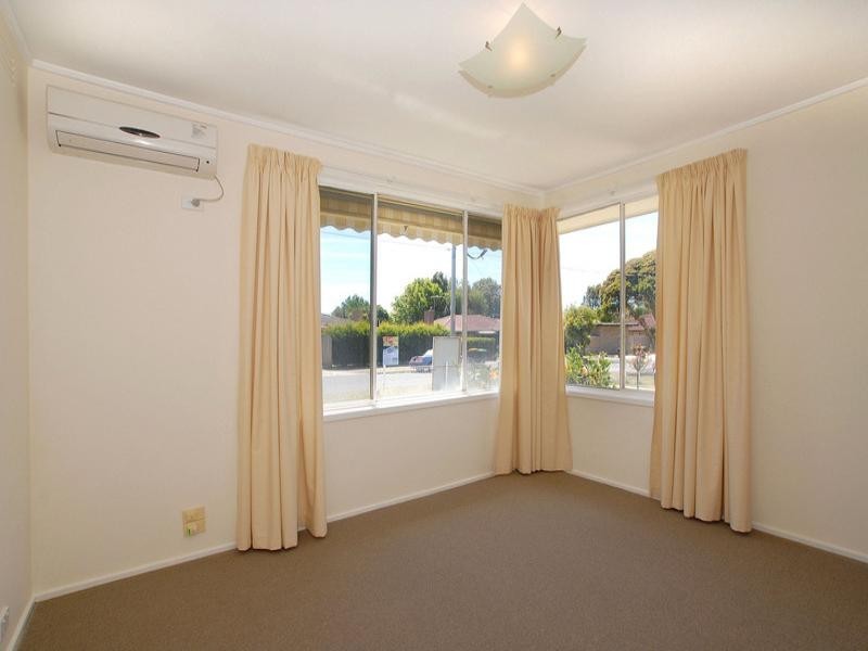 8 Frallon Crescent, Frankston VIC 3199