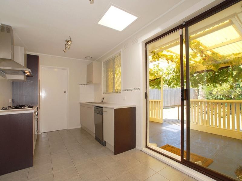 8 Frallon Crescent, Frankston VIC 3199