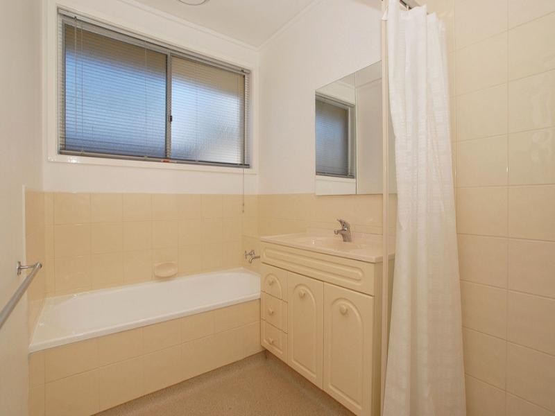 8 Frallon Crescent, Frankston VIC 3199