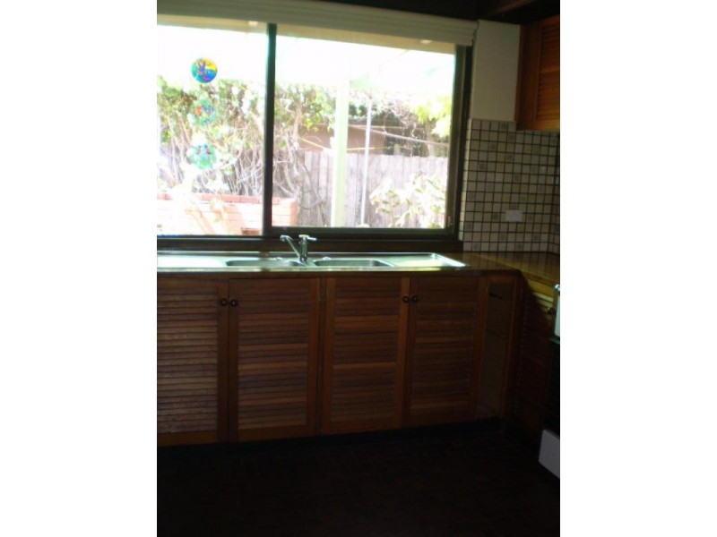 45 EMANUEL Drive, Seaford VIC 3198