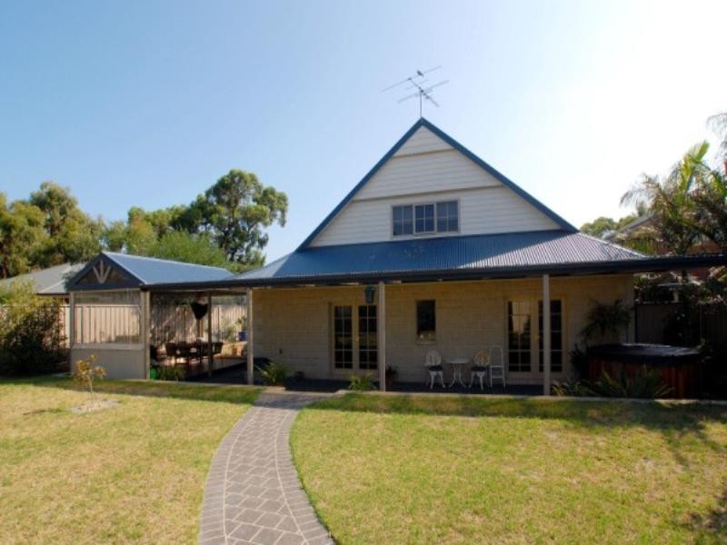 26 Manorwoods Drive, Frankston VIC 3199