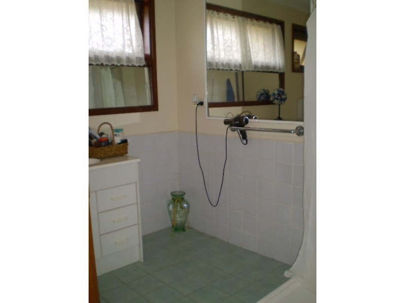 2/5 RESERVOIR Road, Frankston VIC 3199