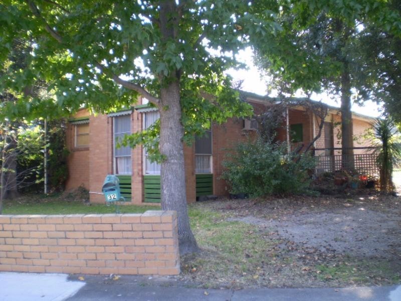32 BURSARIA Crescent, Frankston VIC 3199
