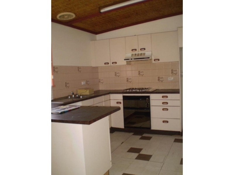 32 BURSARIA Crescent, Frankston VIC 3199