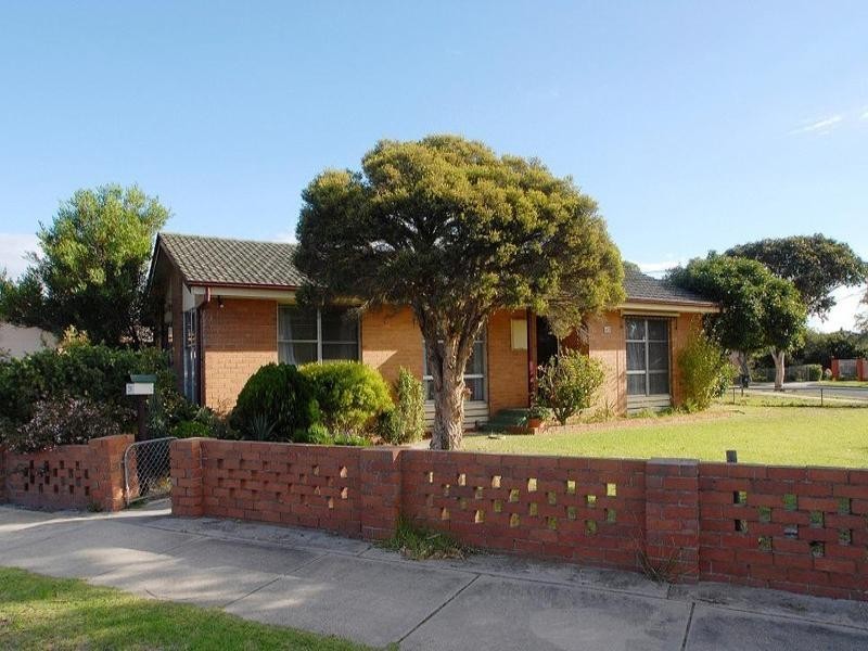 60 Tamarisk Drive, Frankston North VIC 3200