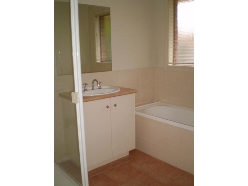 2 HIGHLAND Drive, Frankston South VIC 3199