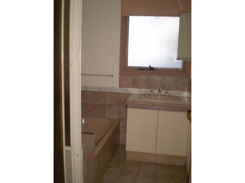 2/13 DUNSTAN Street, Frankston South VIC 3199