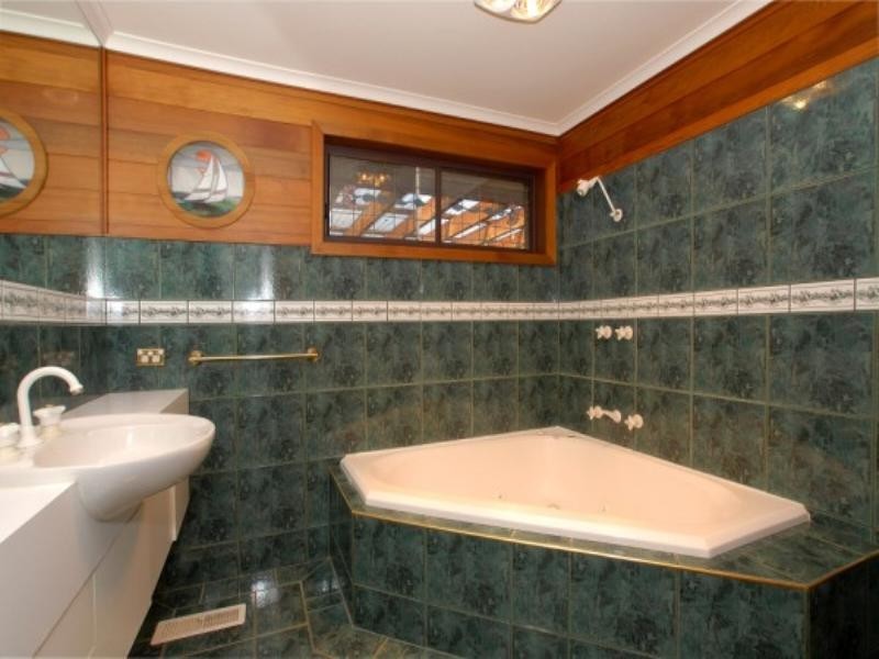 64 Dunsterville Crescent, Frankston VIC 3199